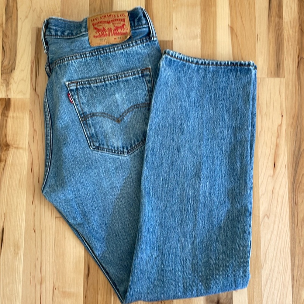 Levis 501 xx Jeans Mens 34x32 Button Fly Straight Leg Light Wash Classic Denim - Picture 1 of 11